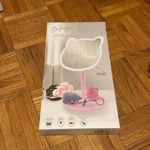 Essential Beaty puurrfexct vanity mirror